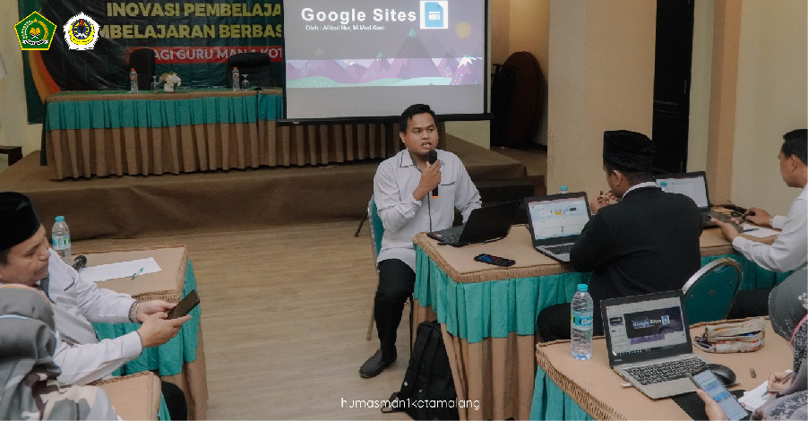 Pendampingan Media Digital Guru MAN 1 Kota Malang